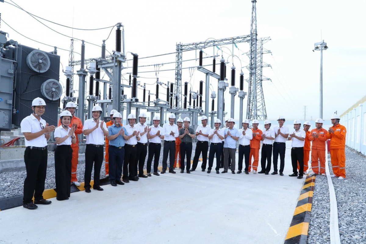 hoan thanh duong day va tba 110kv kien thuy, mung ky niem 55 nam thanh lap evnnpc hinh anh 2