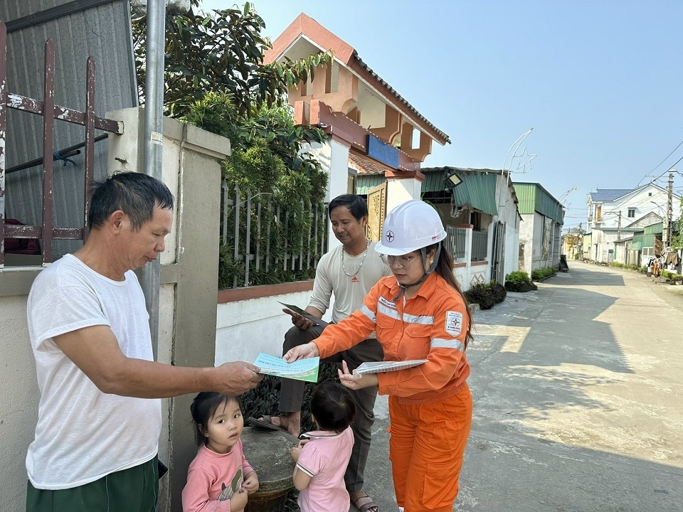 evnnpc dam bao cung cap dien on dinh cho phat trien kinh te - xa hoi 6 thang dau nam hinh anh 3